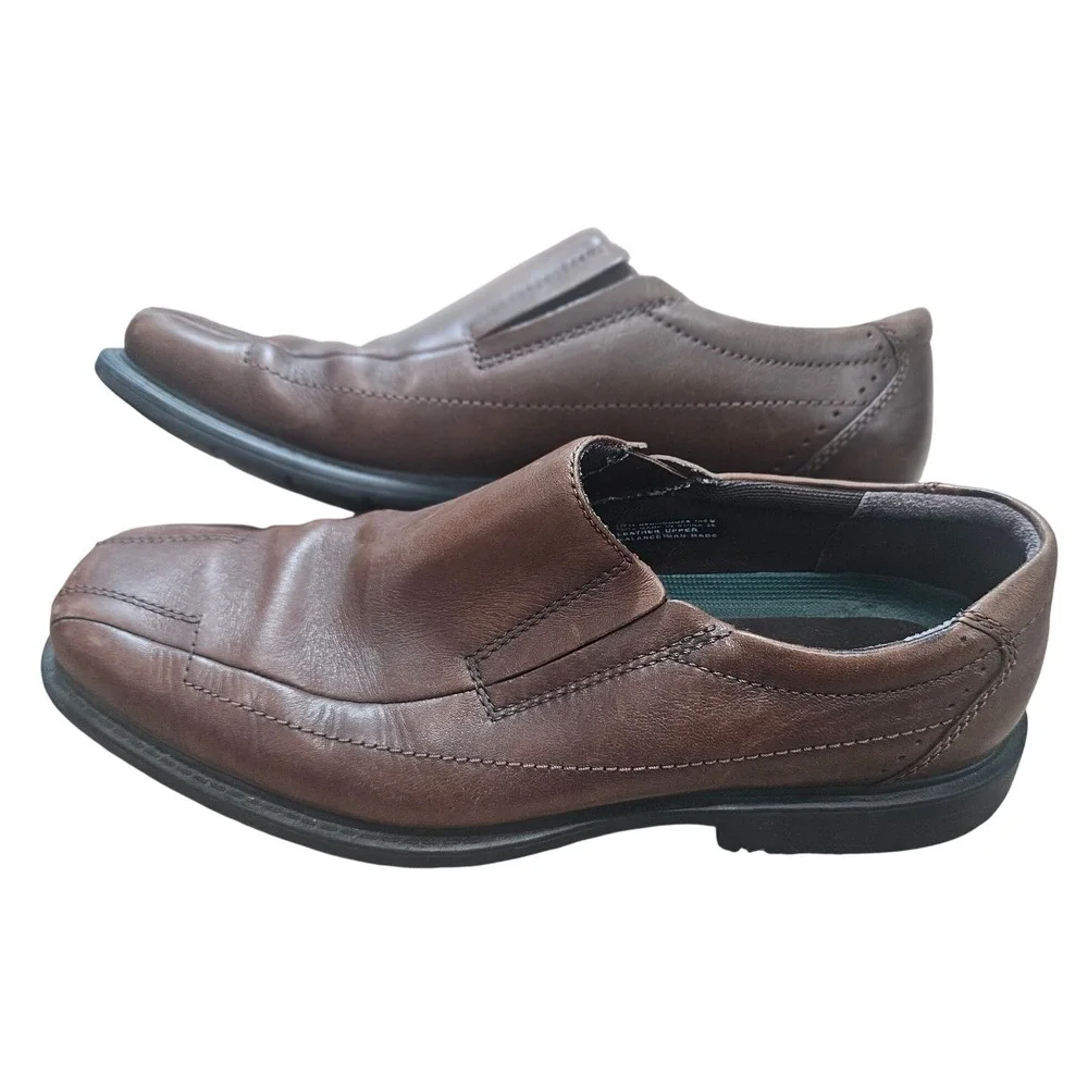 Clarks Mens Brown Leather Slip On Loafers Square Toe Dress Shoes 10.5 M Office
